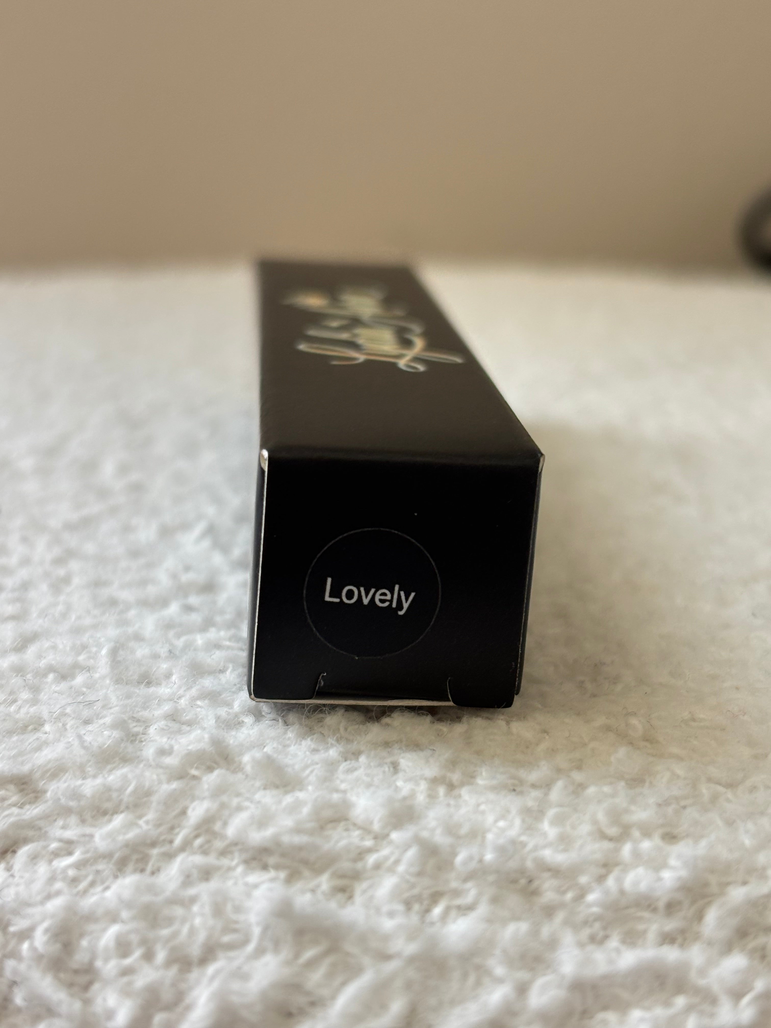 Lovely LED light lip gloss